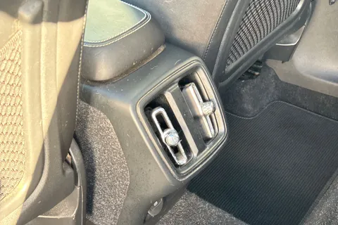 EJ18RSZ Volvo Xc40 2.0 T5 First Edition Auto AWD Euro 6 (s/s) 5dr Thumbnail #35