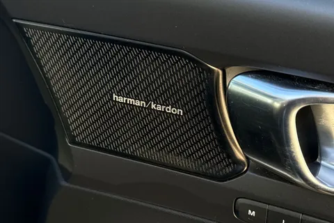 EJ18RSZ Volvo Xc40 2.0 T5 First Edition Auto AWD Euro 6 (s/s) 5dr Thumbnail #43