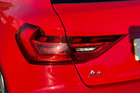 KT74RFK Audi A1 S line 30 TFSI  116 PS S tronic Thumbnail #9