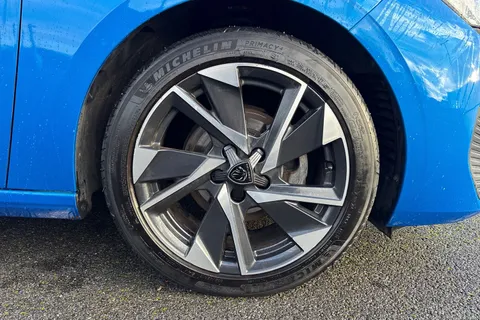 MD22VFW PEUGEOT 308 1.2 PureTech Allure Premium EAT Euro 6 (s/s) 5dr Thumbnail #10