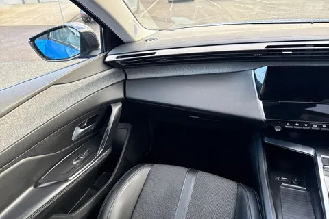 MD22VFW PEUGEOT 308 1.2 PureTech Allure Premium EAT Euro 6 (s/s) 5dr Thumbnail #20