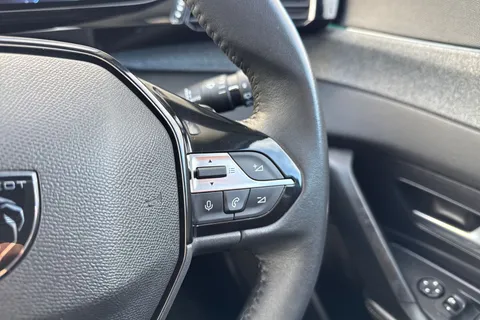 MD22VFW PEUGEOT 308 1.2 PureTech Allure Premium EAT Euro 6 (s/s) 5dr Thumbnail #38