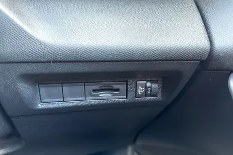 MD22VFW PEUGEOT 308 1.2 PureTech Allure Premium EAT Euro 6 (s/s) 5dr Thumbnail #40