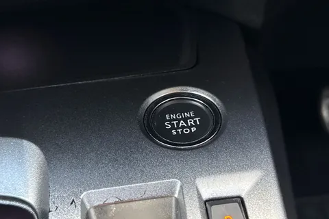 MD22VFW PEUGEOT 308 1.2 PureTech Allure Premium EAT Euro 6 (s/s) 5dr Thumbnail #50