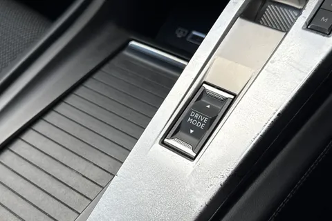 MD22VFW PEUGEOT 308 1.2 PureTech Allure Premium EAT Euro 6 (s/s) 5dr Thumbnail #52