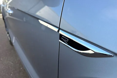 KY75RYU Volkswagen T-Roc 2.0 TSI 300 4MOTION R Black Edition 5dr DSG ⭐Discover navigation pro⭐ Thumbnail #32