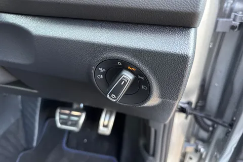 KY75RYU Volkswagen T-Roc 2.0 TSI 300 4MOTION R Black Edition 5dr DSG ⭐Discover navigation pro⭐ Thumbnail #41