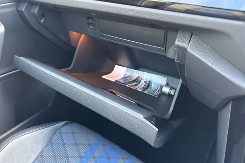 KY75RYU Volkswagen T-Roc 2.0 TSI 300 4MOTION R Black Edition 5dr DSG ⭐Discover navigation pro⭐ Thumbnail #46