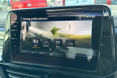 KY75RYU Volkswagen T-Roc 2.0 TSI 300 4MOTION R Black Edition 5dr DSG ⭐Discover navigation pro⭐ Thumbnail #50