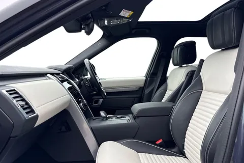 3 of 49 for Land Rover Discovery 3.0 D300 Dynamic HSE 5dr