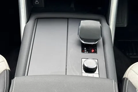 14 of 49 for Land Rover Discovery 3.0 D300 Dynamic HSE 5dr