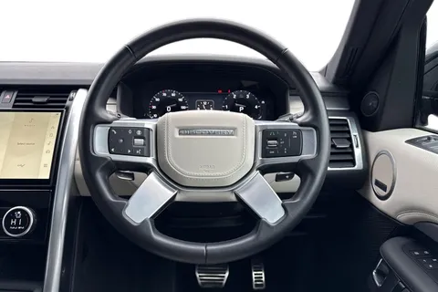 16 of 49 for Land Rover Discovery 3.0 D300 Dynamic HSE 5dr