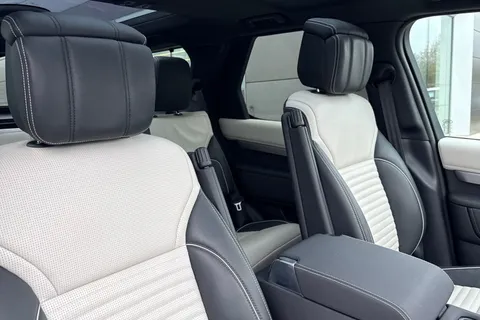 22 of 49 for Land Rover Discovery 3.0 D300 Dynamic HSE 5dr