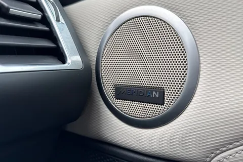 25 of 49 for Land Rover Discovery 3.0 D300 Dynamic HSE 5dr