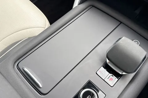 43 of 49 for Land Rover Discovery 3.0 D300 Dynamic HSE 5dr