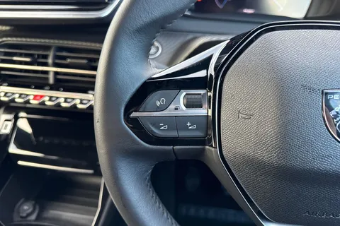 YP24HNK PEUGEOT 2008 1.2 PureTech Allure Euro 6 (s/s) 5dr Thumbnail #39