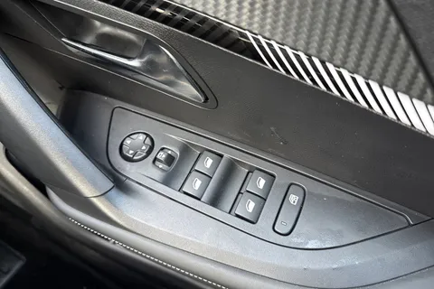 YP24HNK PEUGEOT 2008 1.2 PureTech Allure Euro 6 (s/s) 5dr Thumbnail #42