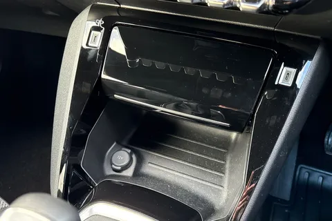 YP24HNK PEUGEOT 2008 1.2 PureTech Allure Euro 6 (s/s) 5dr Thumbnail #56