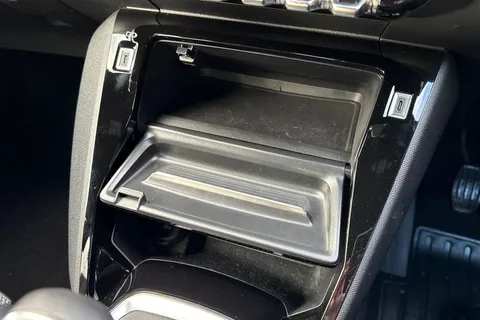 YP24HNK PEUGEOT 2008 1.2 PureTech Allure Euro 6 (s/s) 5dr Thumbnail #57