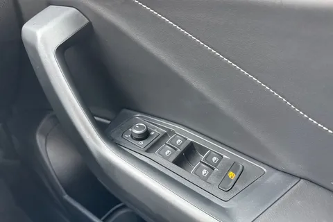 KP25HHO Volkswagen T-Roc 1.5 TSI R-Line 5dr DSG Thumbnail #22