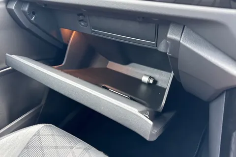 KP25HHO Volkswagen T-Roc 1.5 TSI R-Line 5dr DSG Thumbnail #44