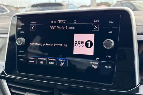 KP25HHO Volkswagen T-Roc 1.5 TSI R-Line 5dr DSG Thumbnail #49