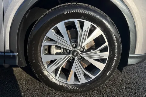 10 of 66 for Audi Q4 e-tron Q4 Sport 45 e-tron 210,00 kW