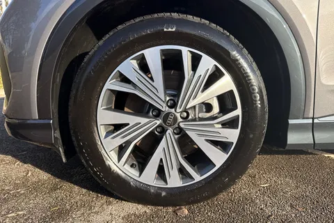 13 of 66 for Audi Q4 e-tron Q4 Sport 45 e-tron 210,00 kW