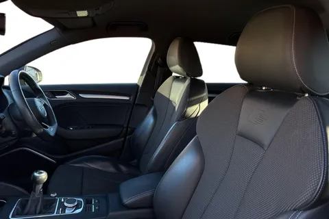 16 of 44 for Audi A3 1.5 TFSI CoD Black Edition Sportback Euro 6 (s/s) 5dr