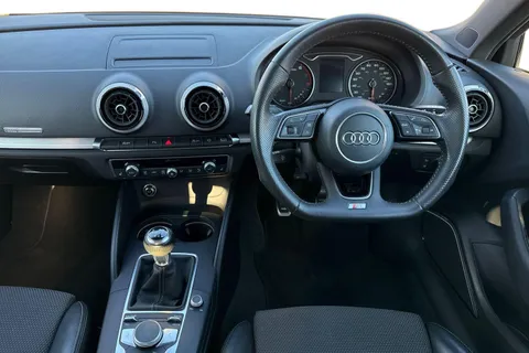 18 of 44 for Audi A3 1.5 TFSI CoD Black Edition Sportback Euro 6 (s/s) 5dr