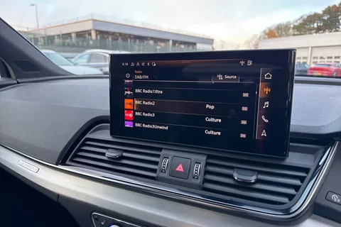 DF22FFA Audi Q5 2.0 TFSI 45 S line S Tronic quattro Euro 6 (s/s) 5dr Thumbnail #36