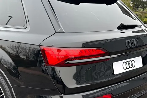  Audi Q7 3.0 TDI V6 Black Edition Tiptronic quattro Euro 6 (s/s) 5dr Thumbnail #7