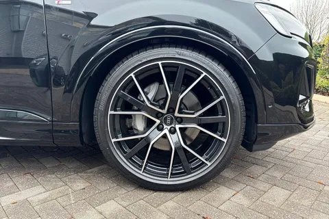  Audi Q7 3.0 TDI V6 Black Edition Tiptronic quattro Euro 6 (s/s) 5dr Thumbnail #9
