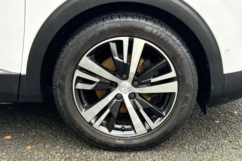 10 of 53 for PEUGEOT 5008 1.5 BlueHDi Allure Euro 6 (s/s) 5dr