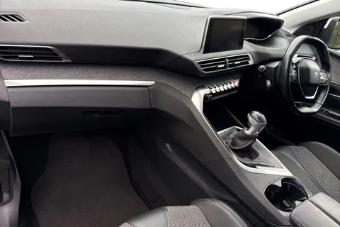 15 of 53 for PEUGEOT 5008 1.5 BlueHDi Allure Euro 6 (s/s) 5dr