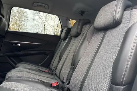 19 of 53 for PEUGEOT 5008 1.5 BlueHDi Allure Euro 6 (s/s) 5dr