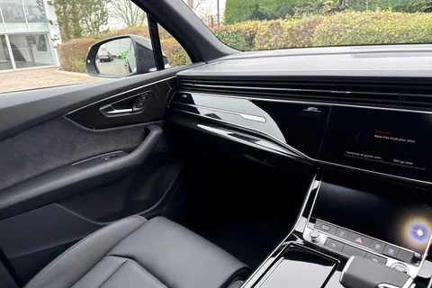  Audi Q7 3.0 TDI V6 Black Edition Tiptronic quattro Euro 6 (s/s) 5dr Thumbnail #19