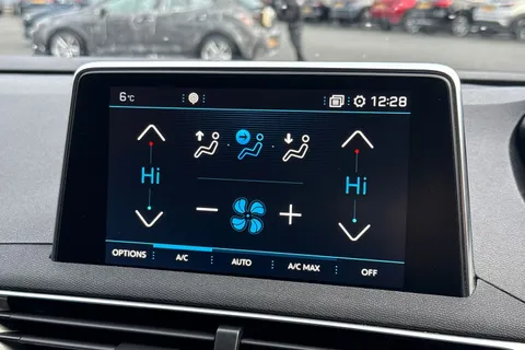 22 of 53 for PEUGEOT 5008 1.5 BlueHDi Allure Euro 6 (s/s) 5dr