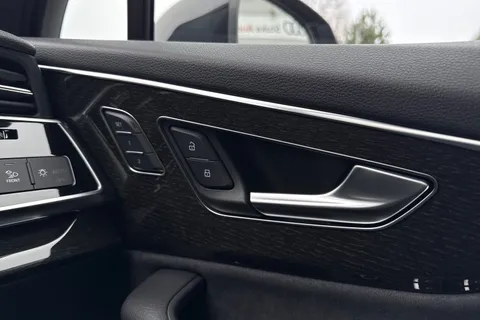  Audi Q7 3.0 TDI V6 Black Edition Tiptronic quattro Euro 6 (s/s) 5dr Thumbnail #42