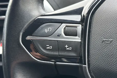 41 of 53 for PEUGEOT 5008 1.5 BlueHDi Allure Euro 6 (s/s) 5dr