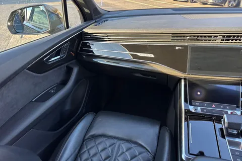 PJ22URM Audi SQ7 Black Edition TFSI  507 PS tiptronic Thumbnail #20