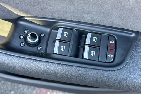 PJ22URM Audi SQ7 Black Edition TFSI  507 PS tiptronic Thumbnail #21