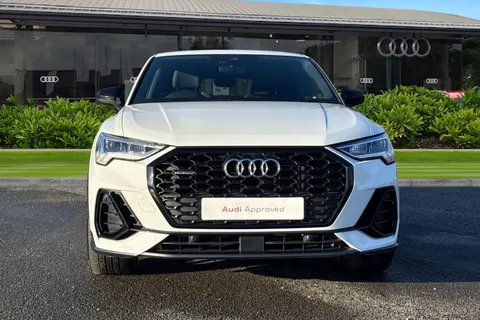 KE22OVL Audi Q3 Black Edition 40 TFSI quattro 190 PS S tronic Thumbnail #5
