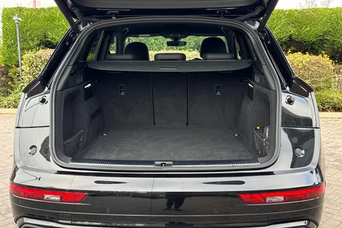 DT73ZGY Audi Q5 Black Edition 40 TDI quattro 204 PS S tronic Thumbnail #8