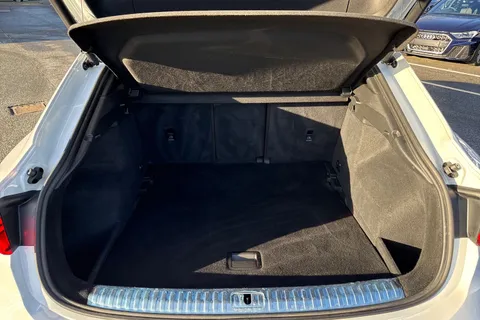 KE22OVL Audi Q3 Black Edition 40 TFSI quattro 190 PS S tronic Thumbnail #6