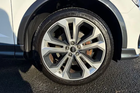 KE22OVL Audi Q3 Black Edition 40 TFSI quattro 190 PS S tronic Thumbnail #9