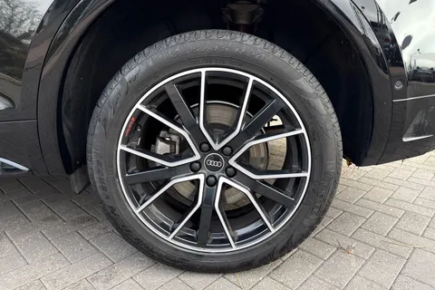 DT73ZGY Audi Q5 Black Edition 40 TDI quattro 204 PS S tronic Thumbnail #13