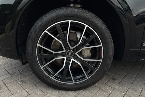 DT73ZGY Audi Q5 Black Edition 40 TDI quattro 204 PS S tronic Thumbnail #14