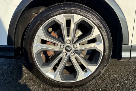 KE22OVL Audi Q3 Black Edition 40 TFSI quattro 190 PS S tronic Thumbnail #12