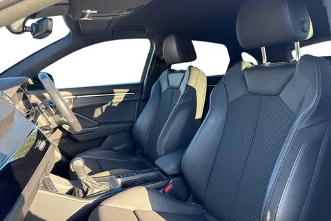 KE22OVL Audi Q3 Black Edition 40 TFSI quattro 190 PS S tronic Thumbnail #15